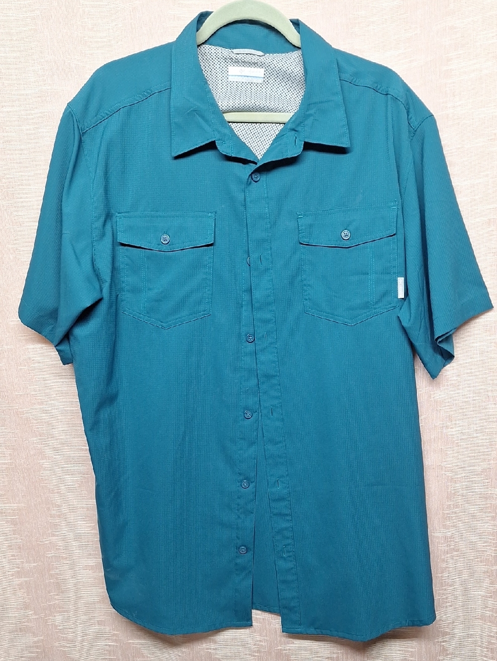 Columbia Men's Short-Sleeve Button-Down Shirt in Teal Blue
